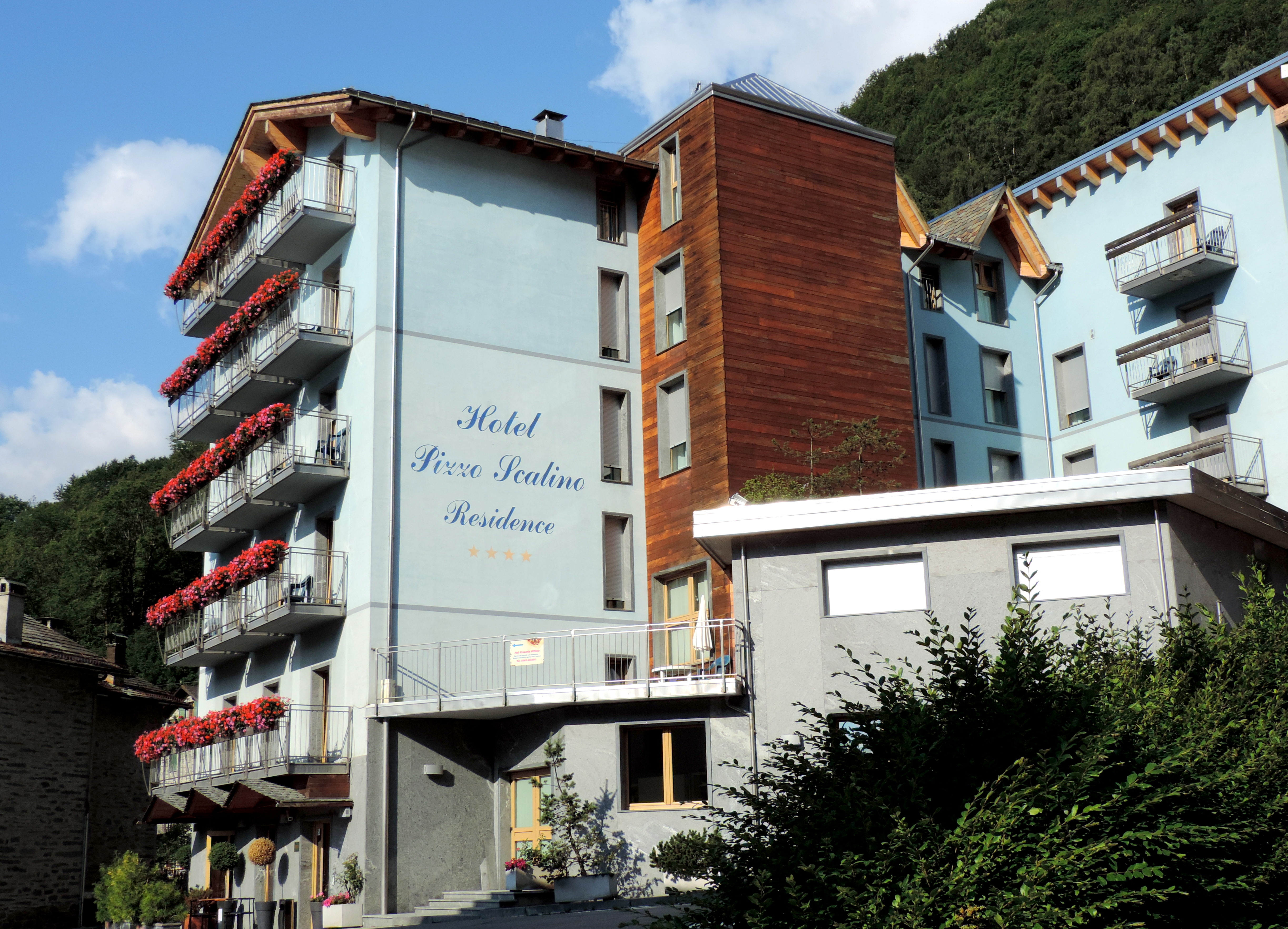 Vendo Hotel 4 Stelle a Sondrio Valmalenco con 29 Miniappartamenti
